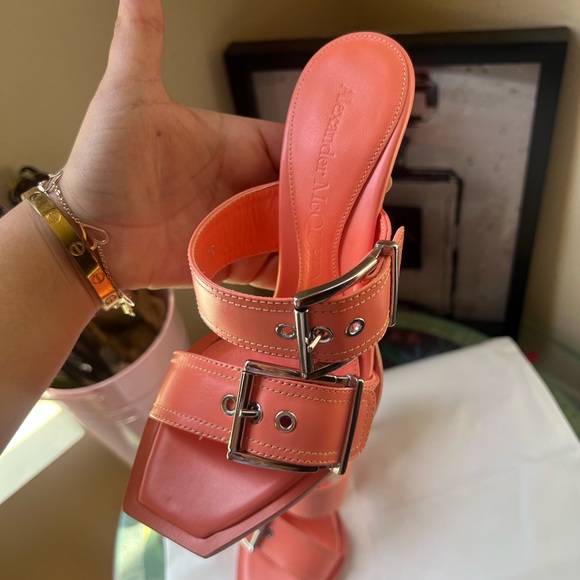 SALE✨ALEXANDER MCQUEEN double bucket pink mule in apricot 🌷 - Picture 11 of 15